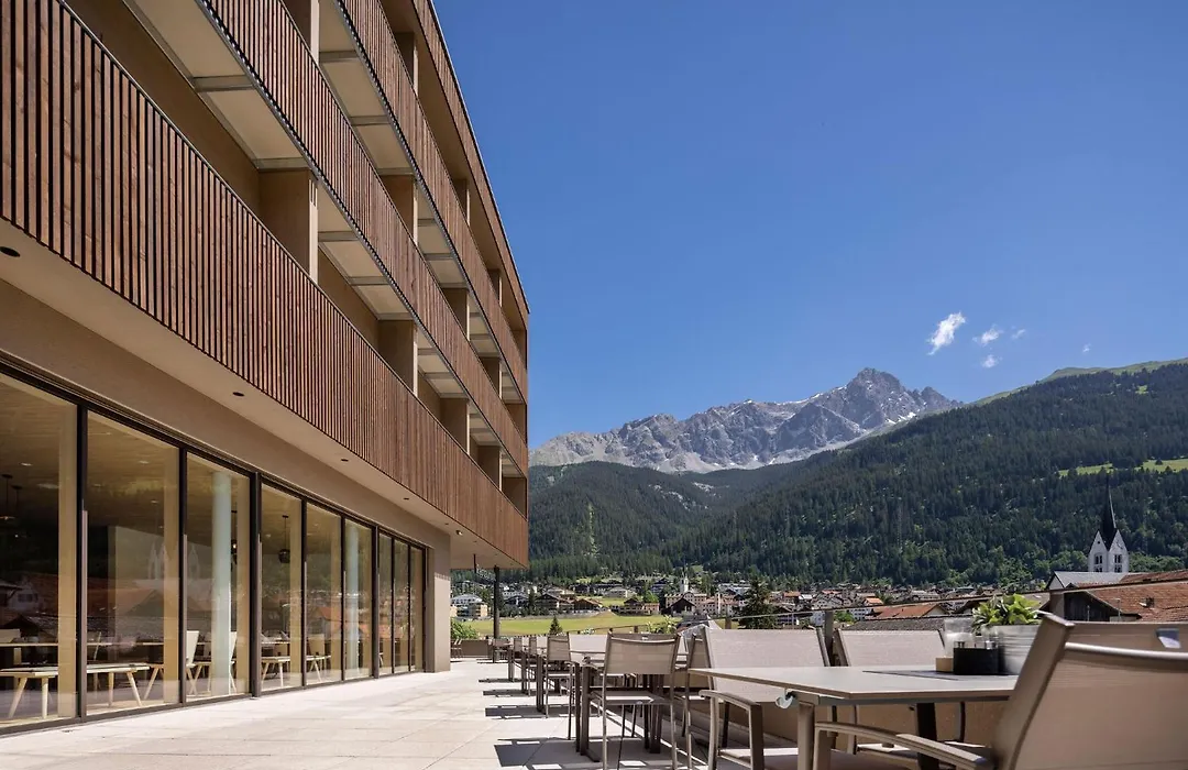 Aves Hotel Savognin-1